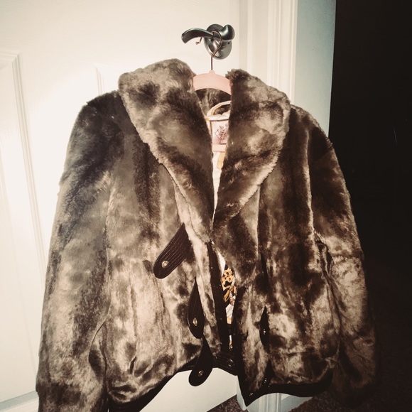 Vintage Juicy Couture Brown Fur Coat πβ€οΈβπ₯π - Picture 2 of 2